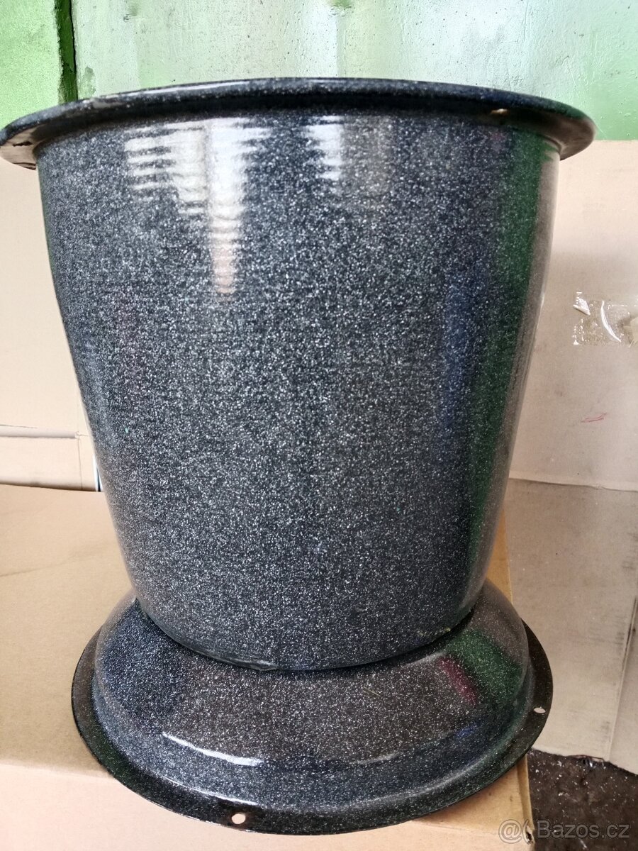 Plechové květináče - 5