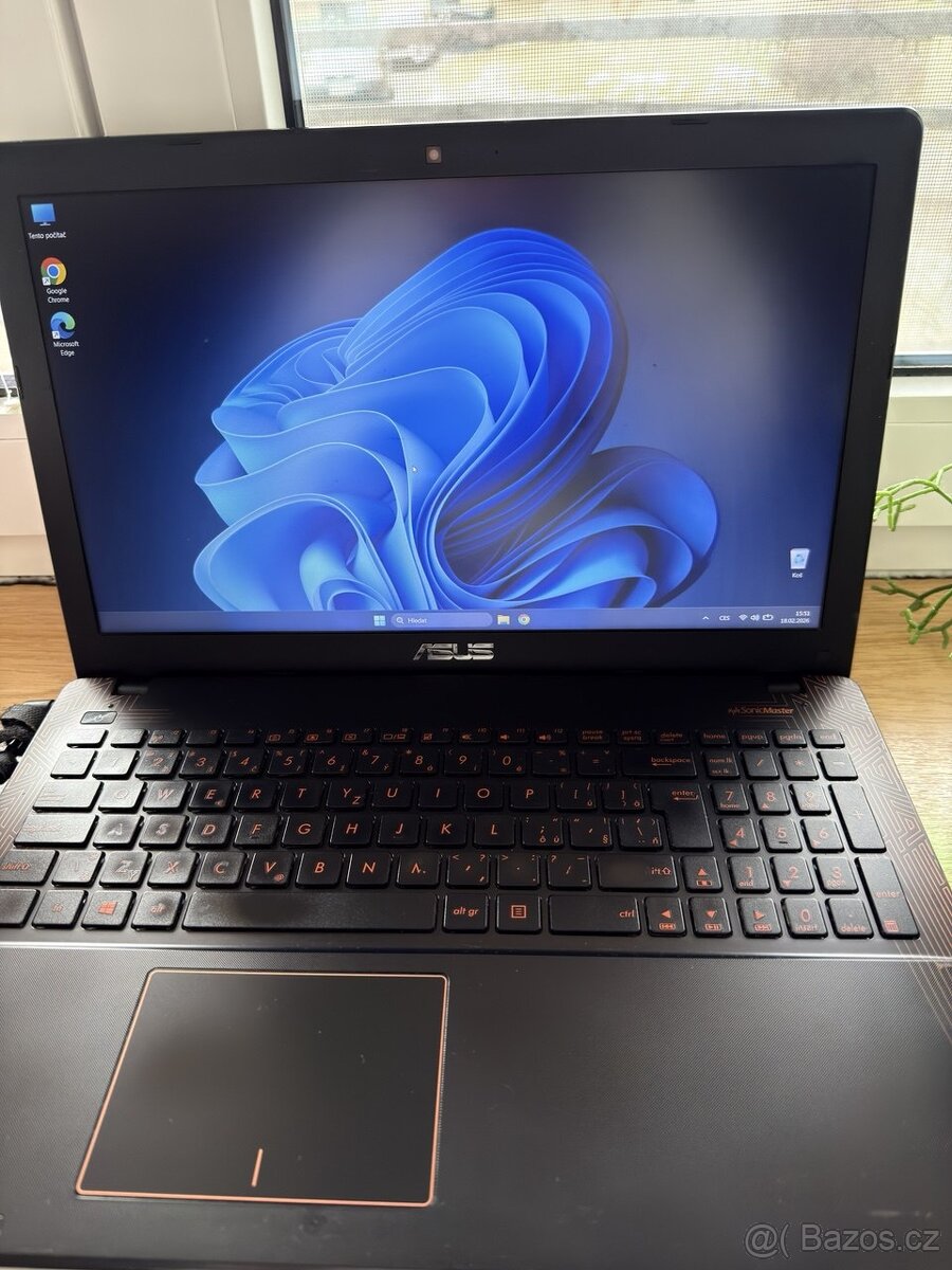 Prodám herní notebook Asus F550 - 5