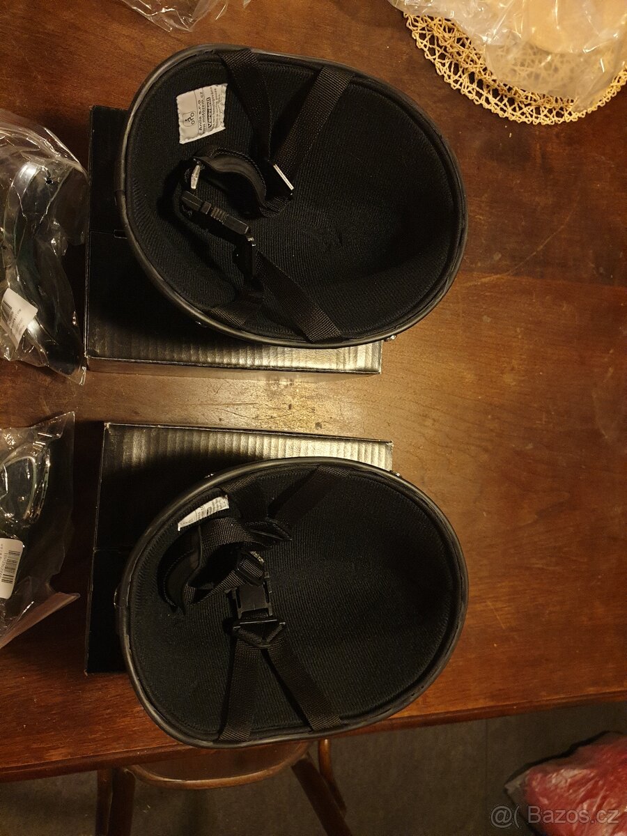 PŘILBA NA MOTORKU CHOPPER - 5