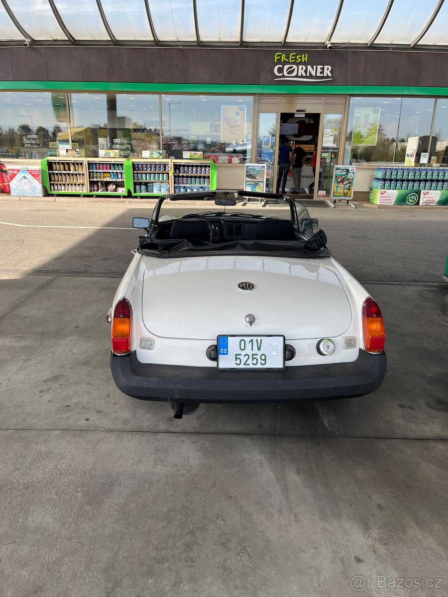 Prodám MG-B Kabrio - 5