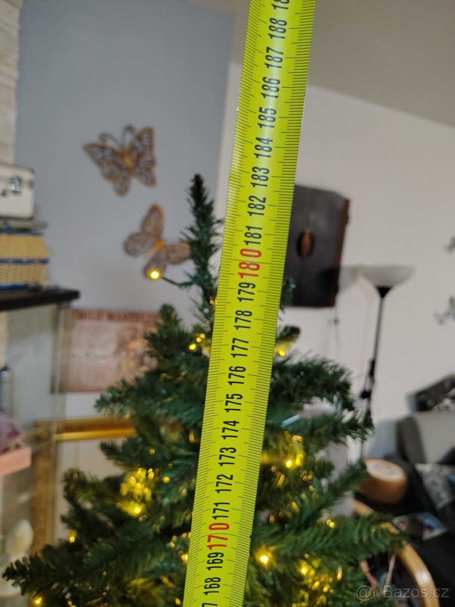 Umělý vánoční stromek s LED osvětlením a dřevěným - 5