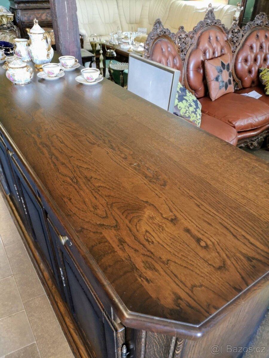 Dubová komoda s policemi a šuplíky. - 5