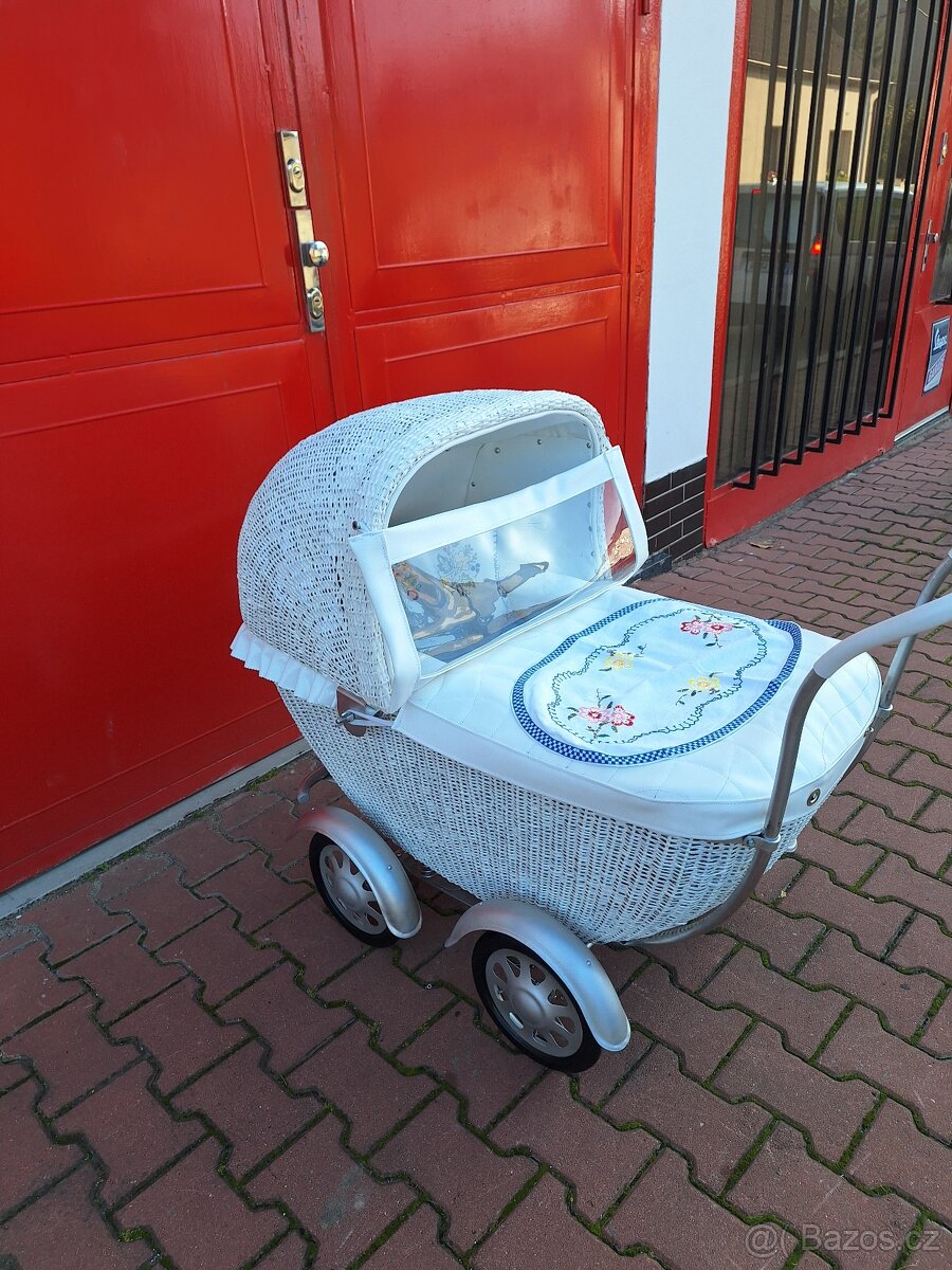 Retro proutěný kočárek Liberta pro dítě - 5