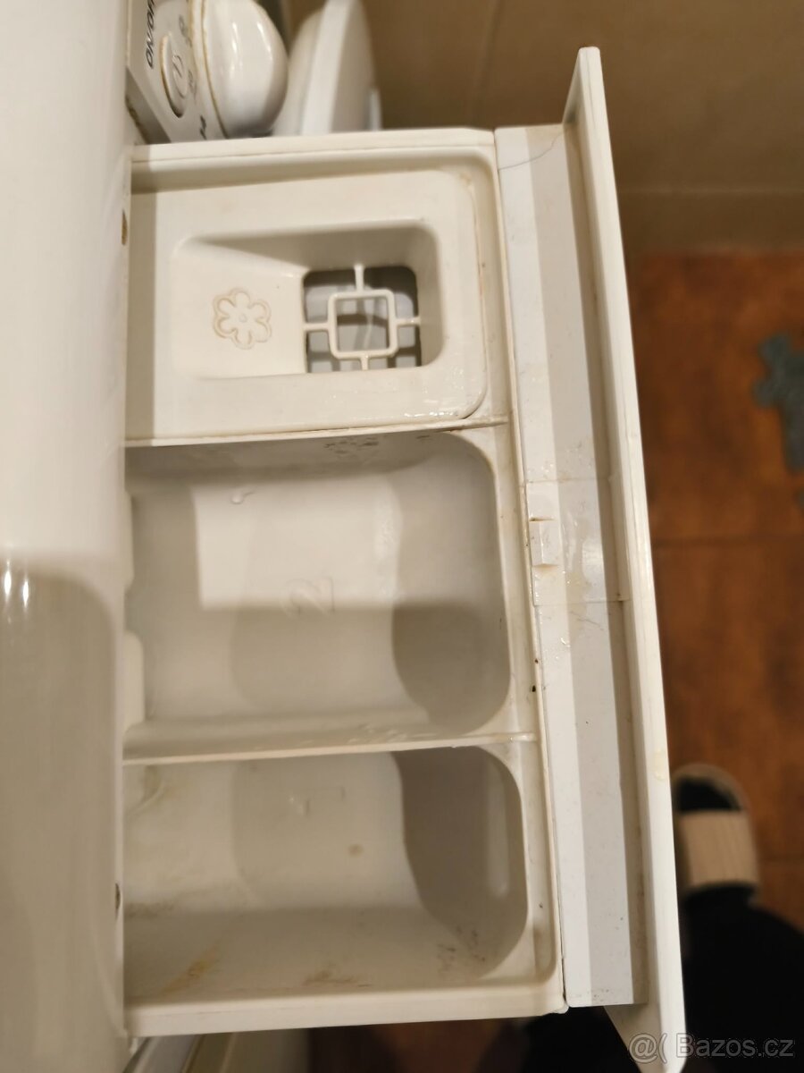 pračka INDESIT - úzká - 5