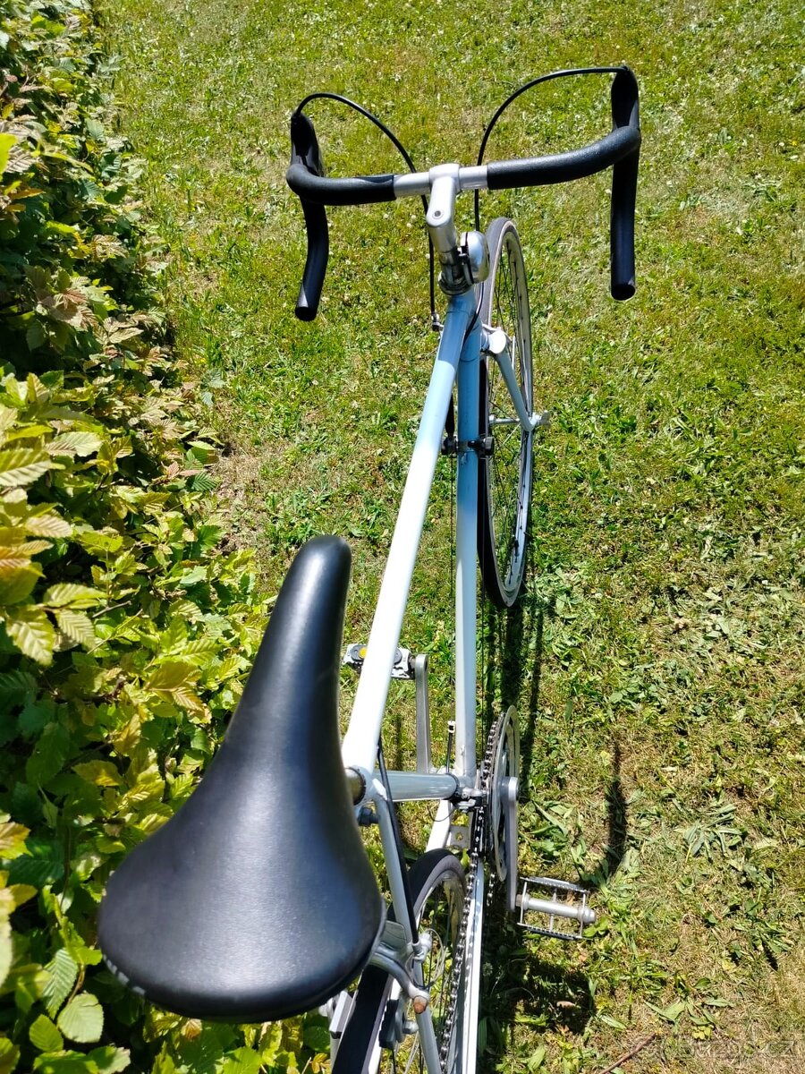 Silniční kolo zn.Favorit - 5