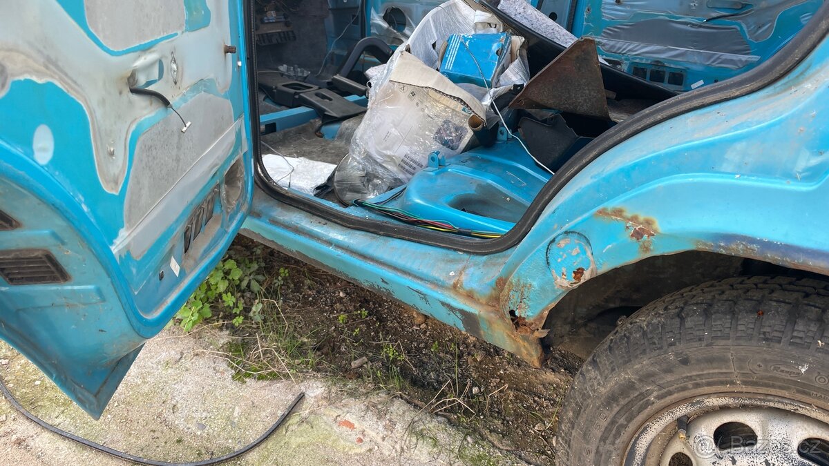 Prodám zbytky ND Škoda Favorit - 5