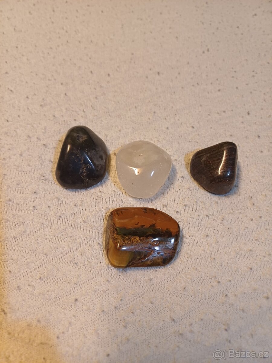 Moje zbírka minerálů ( broušené) - 5