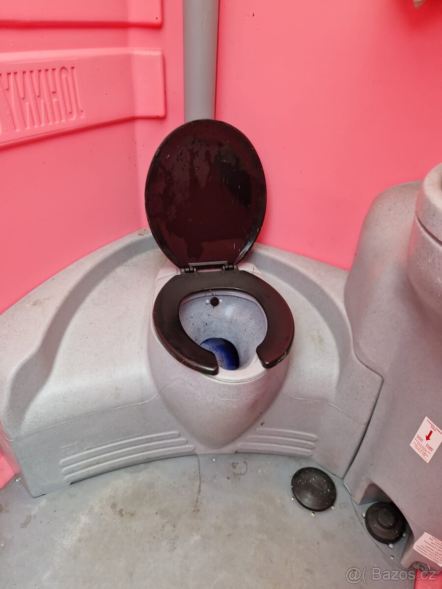 Mobilní wc s umyvadlem a vodou - 5