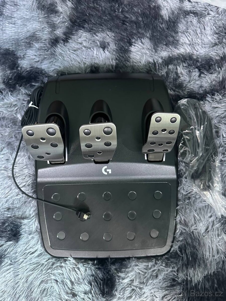 Logitech G923 TrueForce + pedaly - PS4/PS5/PS - top stav - 5
