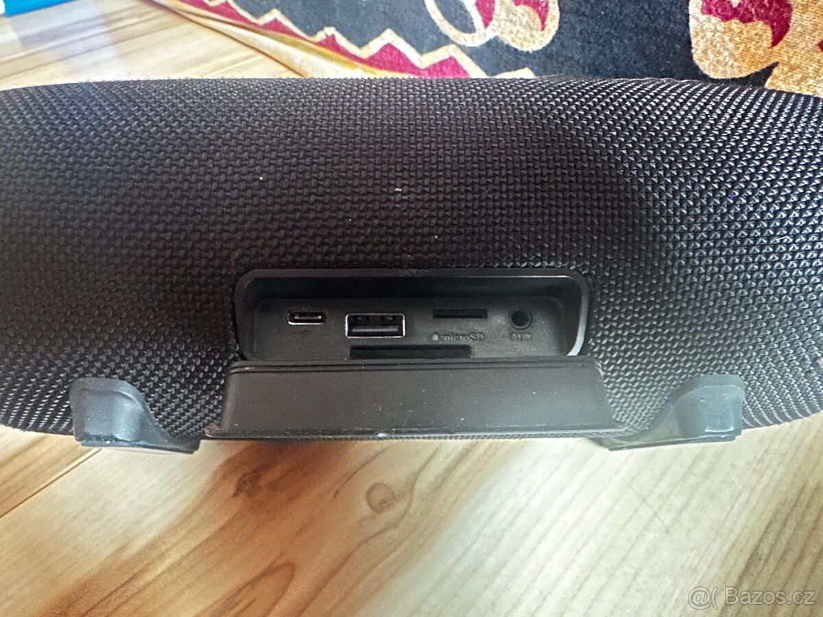 Prodám přenosný Reproduktor - 5
