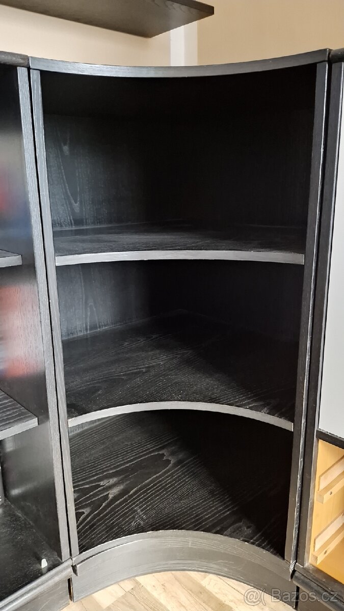 Rohový černý díl s 2 dalšími policemi (knihovna) - 5