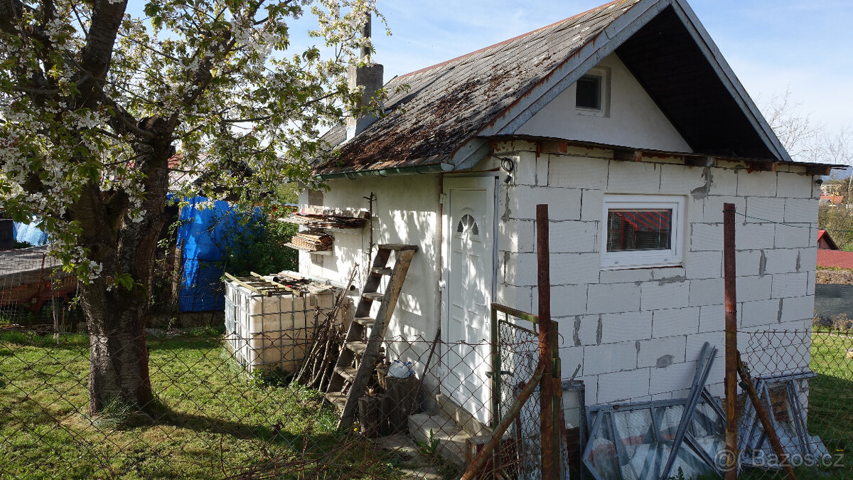 Prodám chatu 45m s pozemkem 368m. Karlovy Vary Doubí. - 5