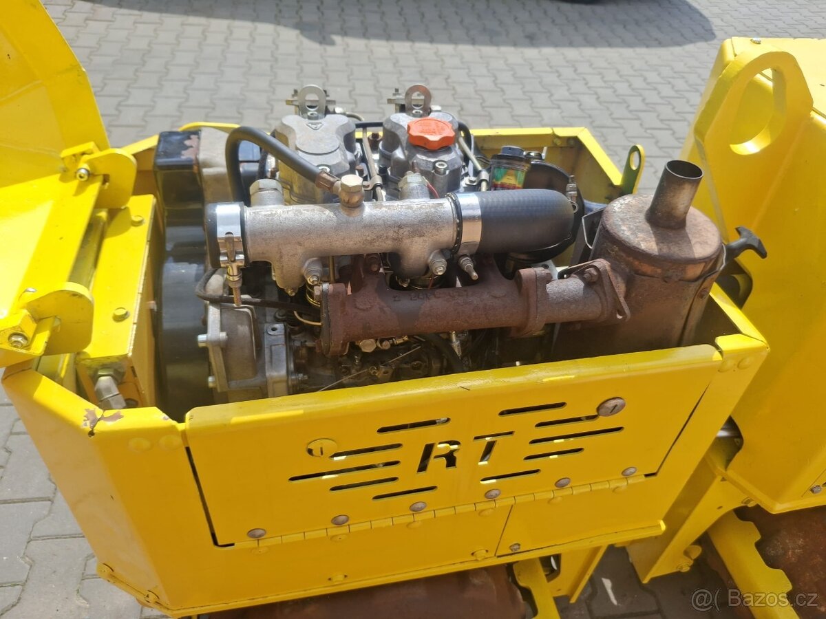 Vibrační válec Wacker neuson RT820 - 5