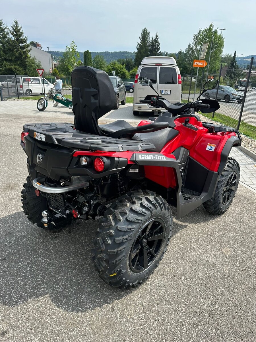 Can Am Outlander 1000 Max DPS model 2024