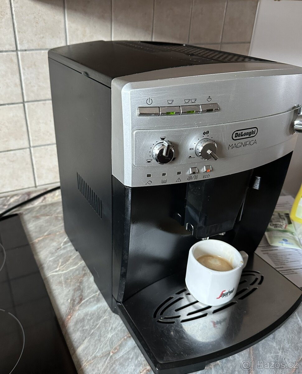 automatický kávovar DELONGHI ESAM 02.110.SB - TOP - - 5