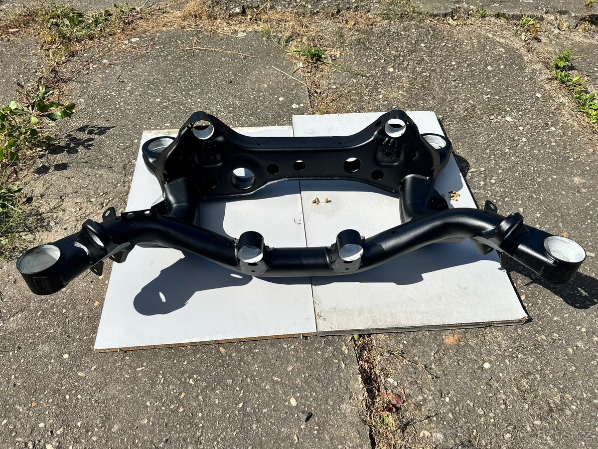 Zadní nápravnice (klec) e90/e87 - 5