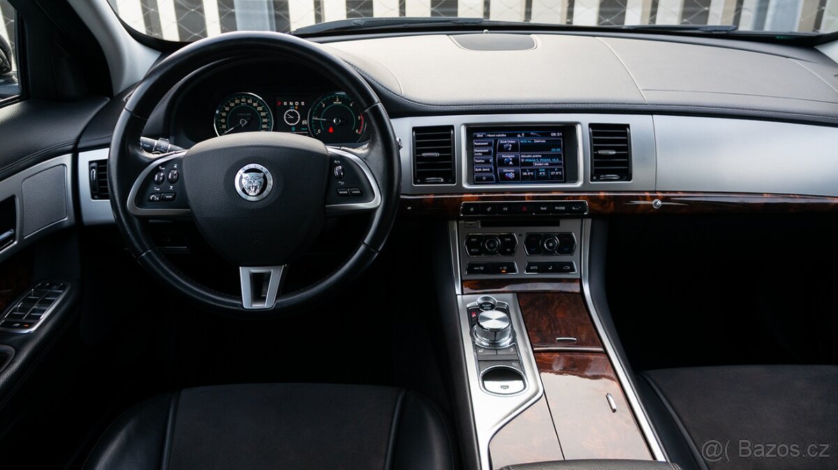 Jaguar XF 2.2D Sportbrake - 5