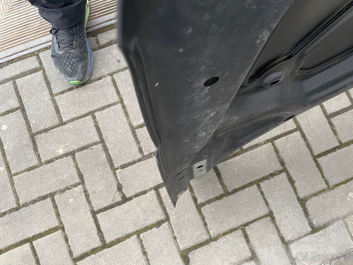 Prodám přední kapotu VW Passat CC r.v. 2009 - 5