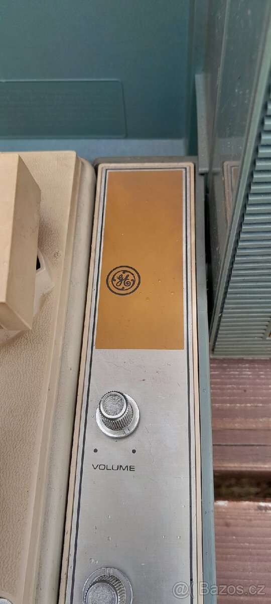 Retro stary gramofon přenosný General Electric Wildcat - 5