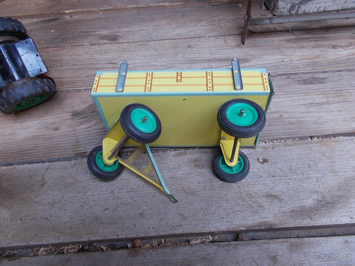 Plechový traktor s valníkem - 5