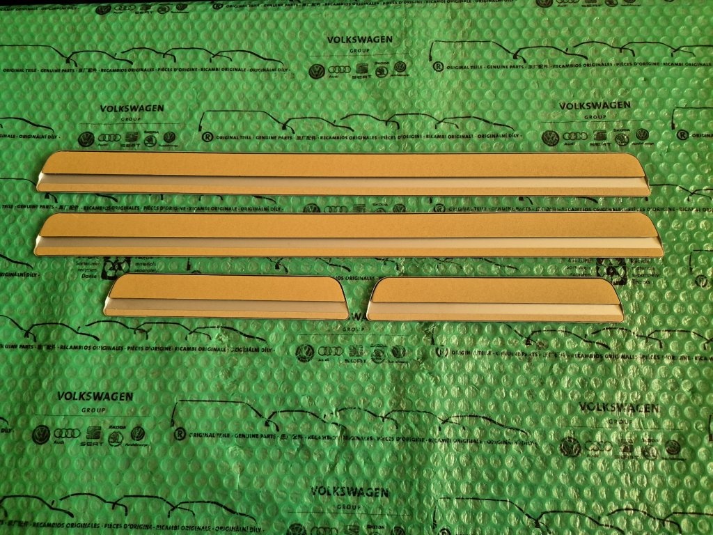 dekorativní ozdobné a ochranné lišty prahu Nissan Pulsar (C1 - 5