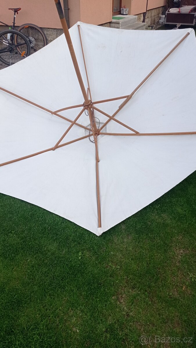 Zahradní slunečník dřevěný velký 3 m průměr - 5