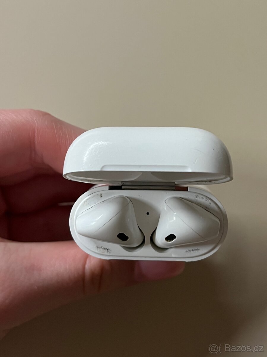 Apple AirPods 2. generace 2019 - 5
