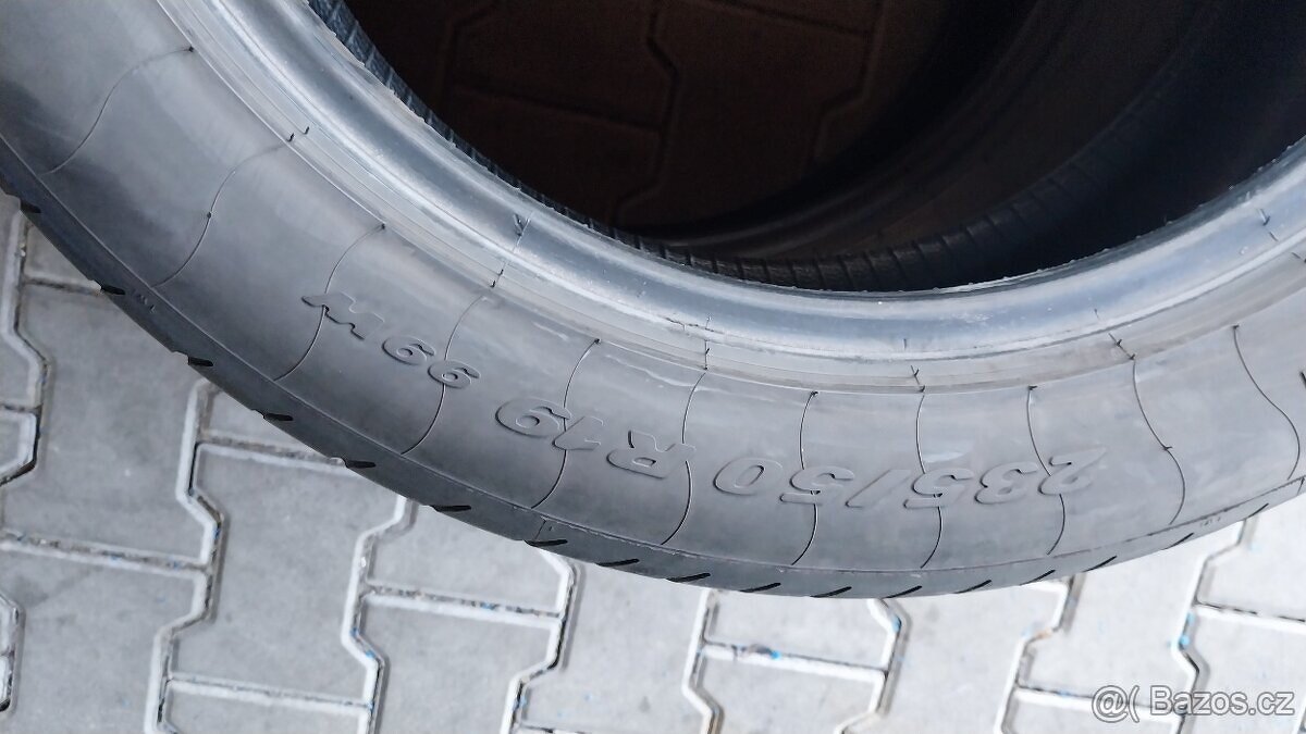 Prodám 2 x letní pneu Pirelli 235/50/19 - 5