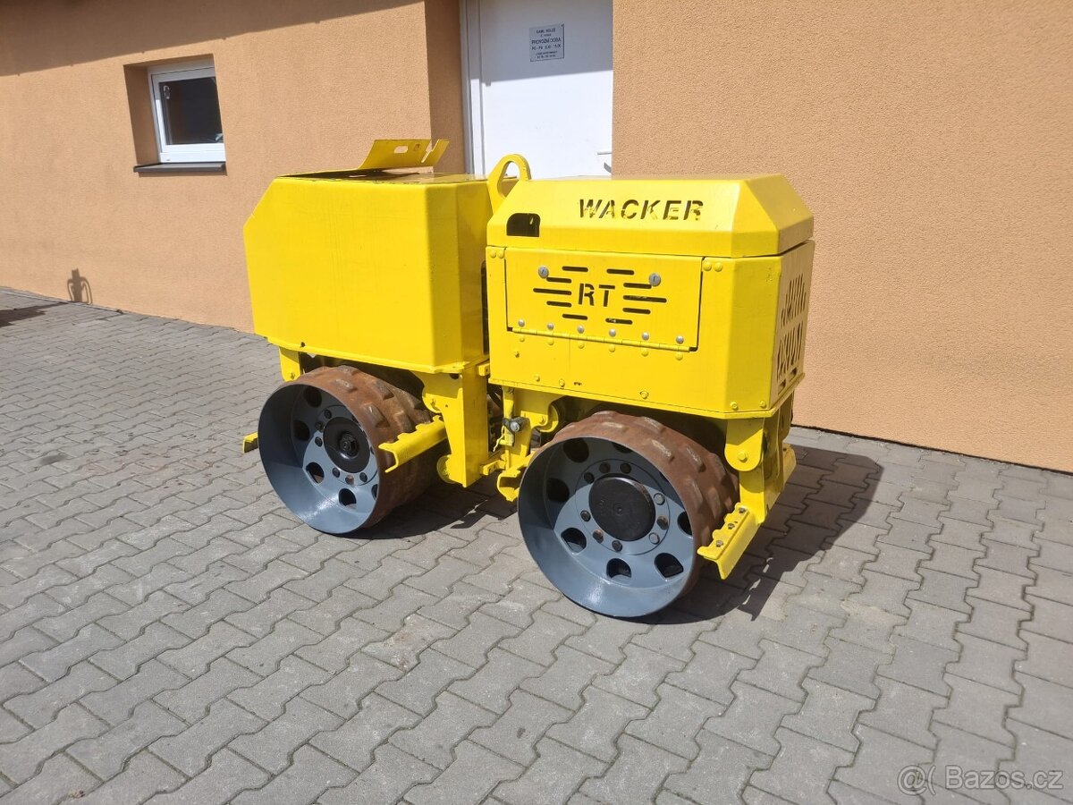 Vibrační válec RT820 - 5