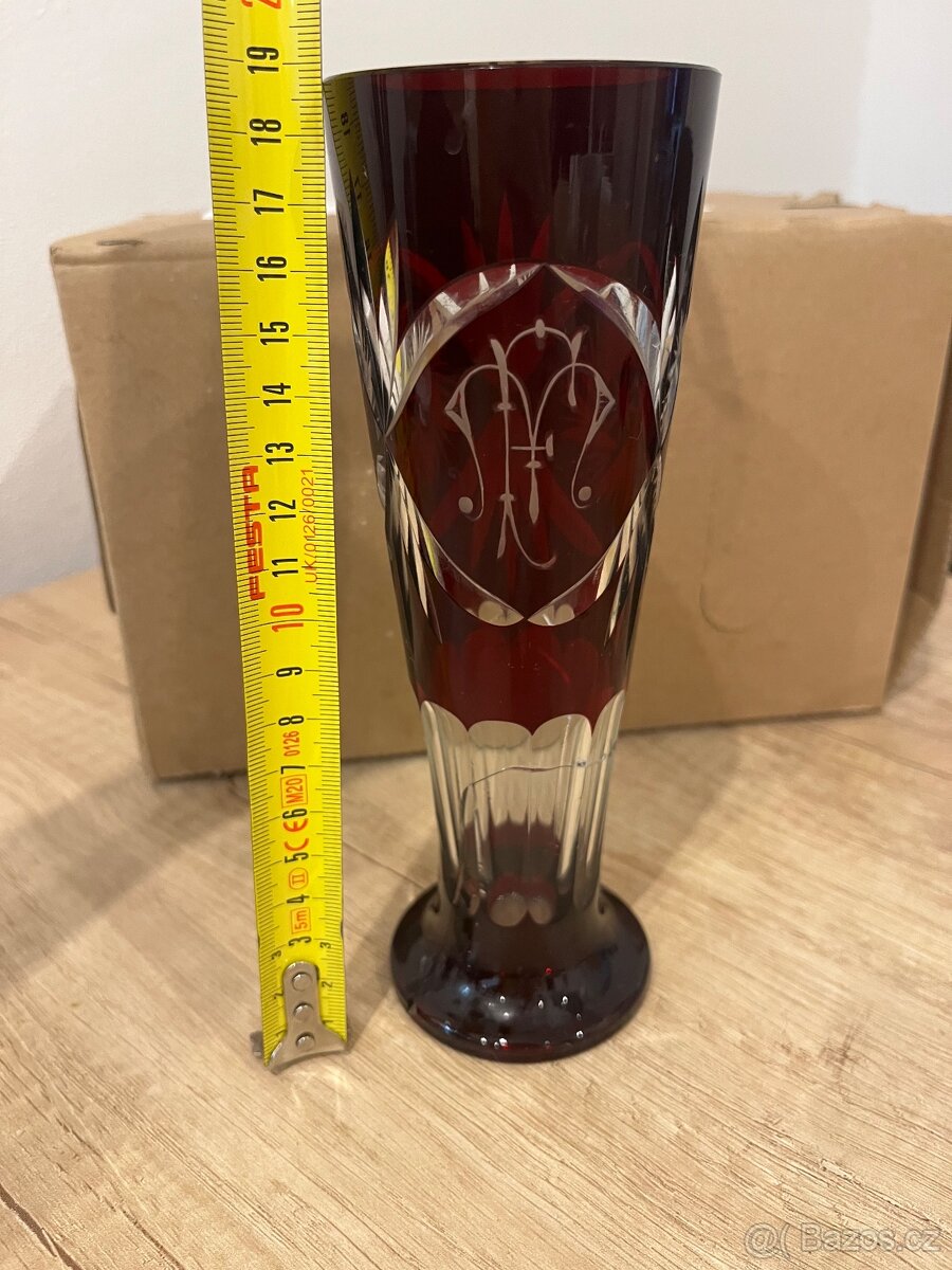 Stará rubínová váza - prasklá,na dekoraci - 5