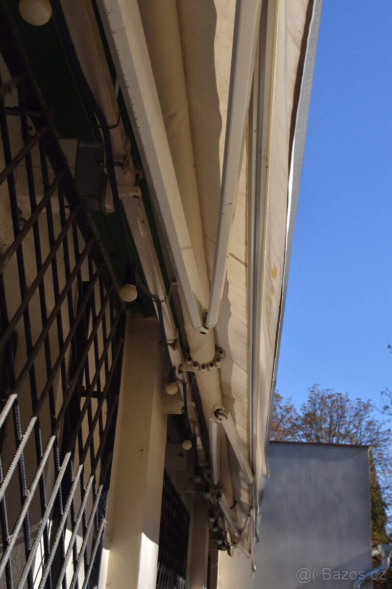 Markýza a slunečník - 5