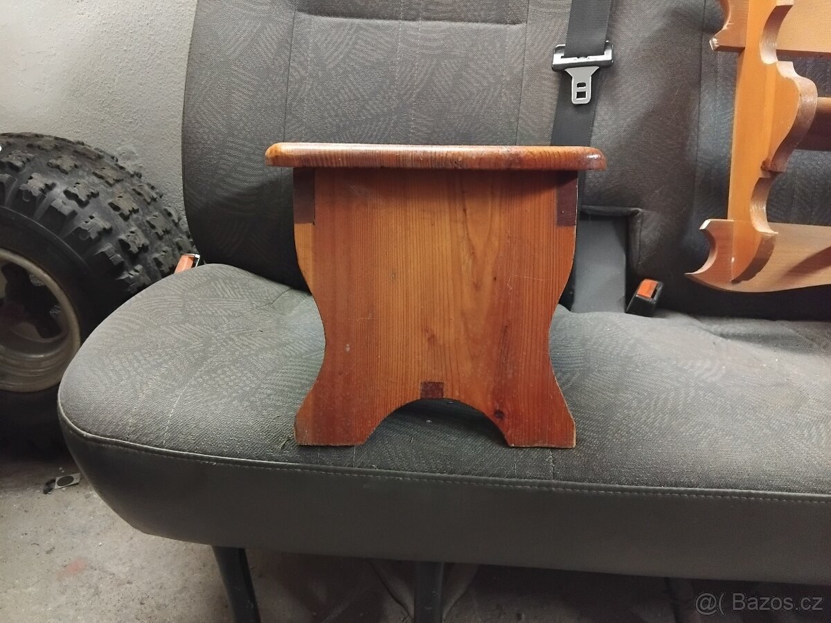 Dreveny vesak + stolicka - 5