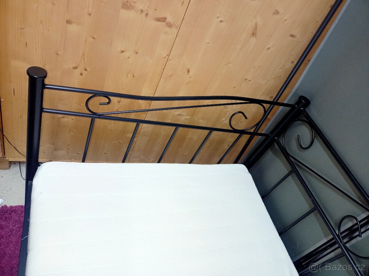 Prodám hezkou postel 90 x 200 cm - 5