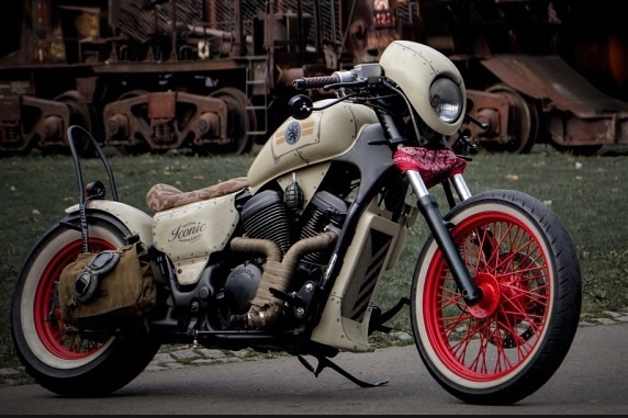 Honda SHADOW 600 Military - 5