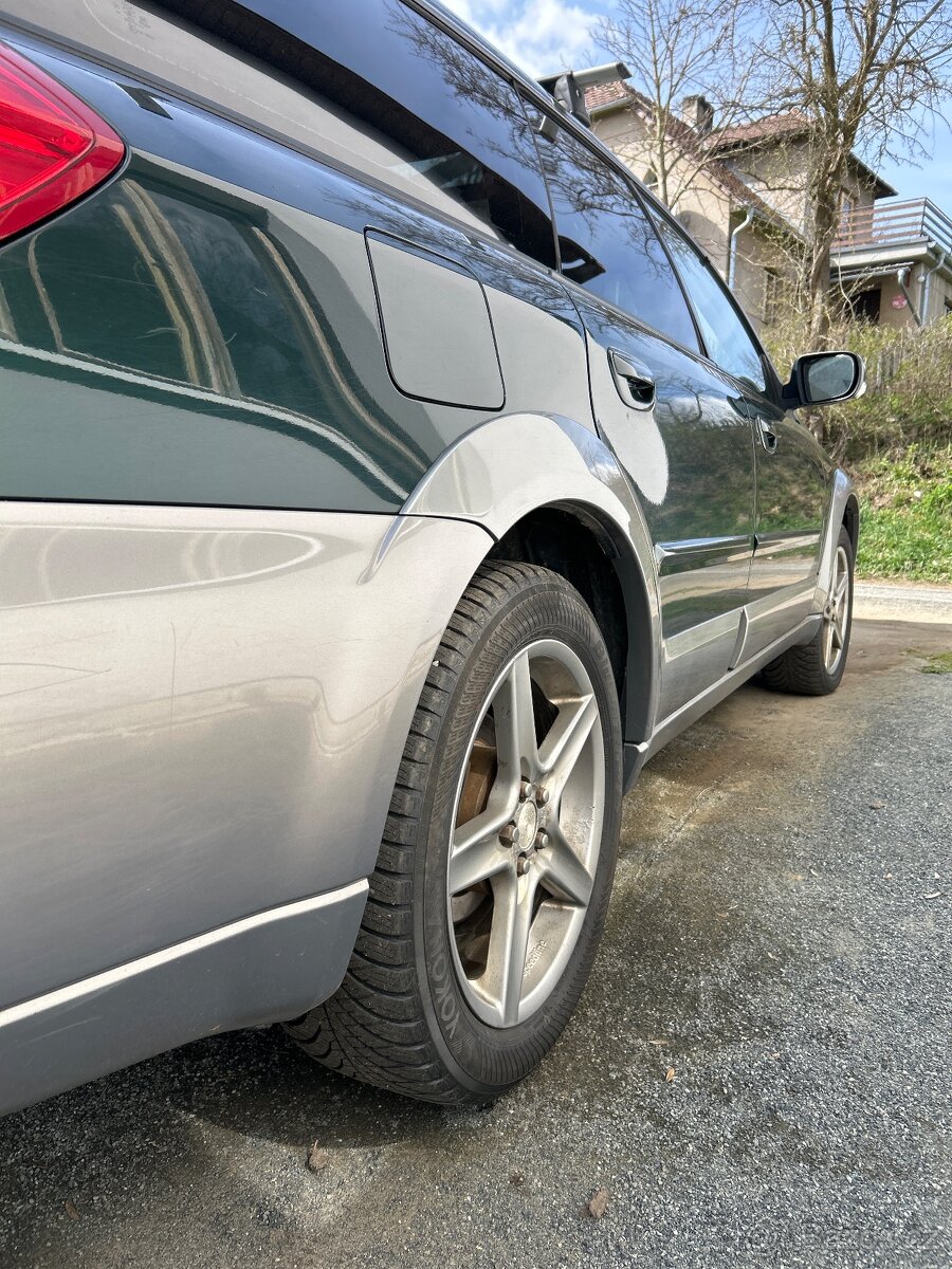 Prodám Subaru Outback 3.0 - 5