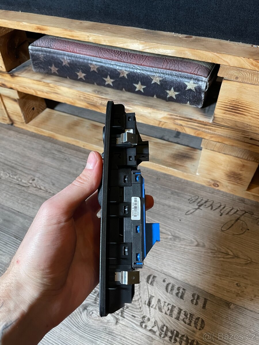 Levé přední ovládání oken a zrcátek Fiat Grande Punto - 5