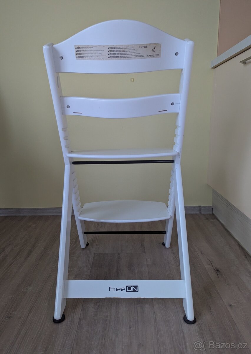FreeON dřevěná jídelní židlička - 5