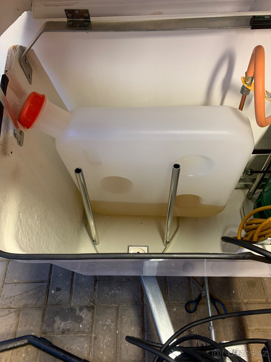 Karavan Niewiadów 126D – 1. majitel, výborný stav, - 5