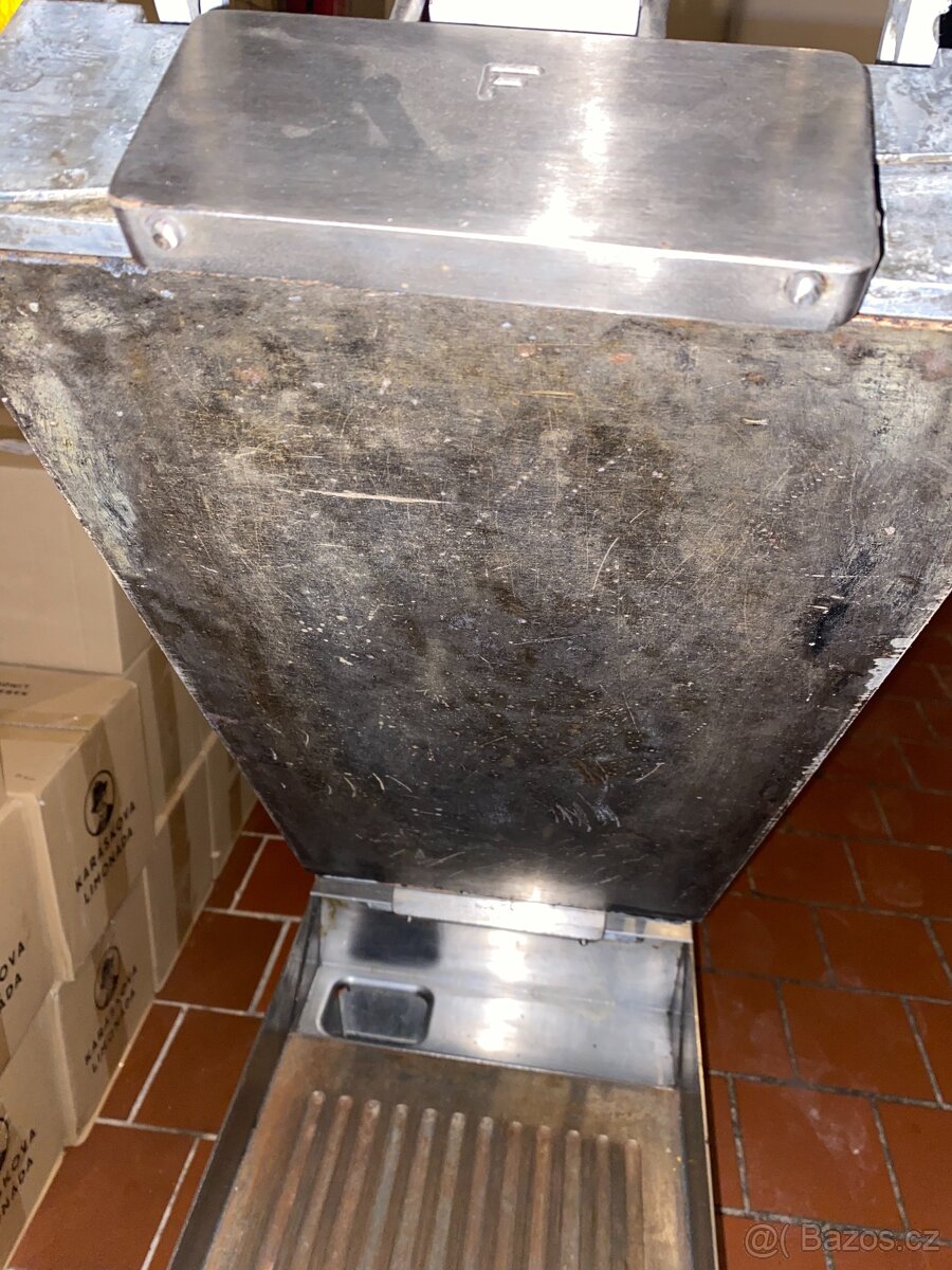 Kontaktní grill Taylor QS12 - 5