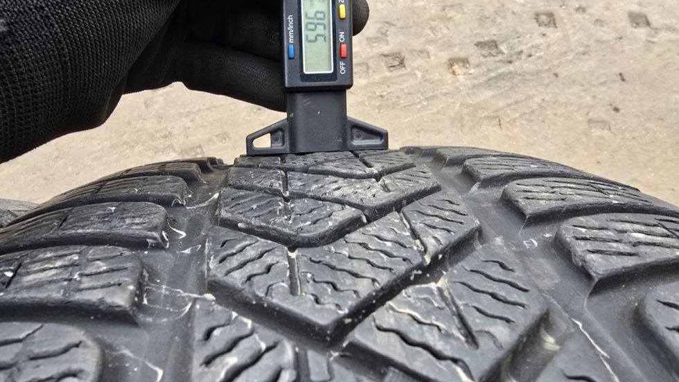 Zimní pneu 255/45/19 Pirelli - 5