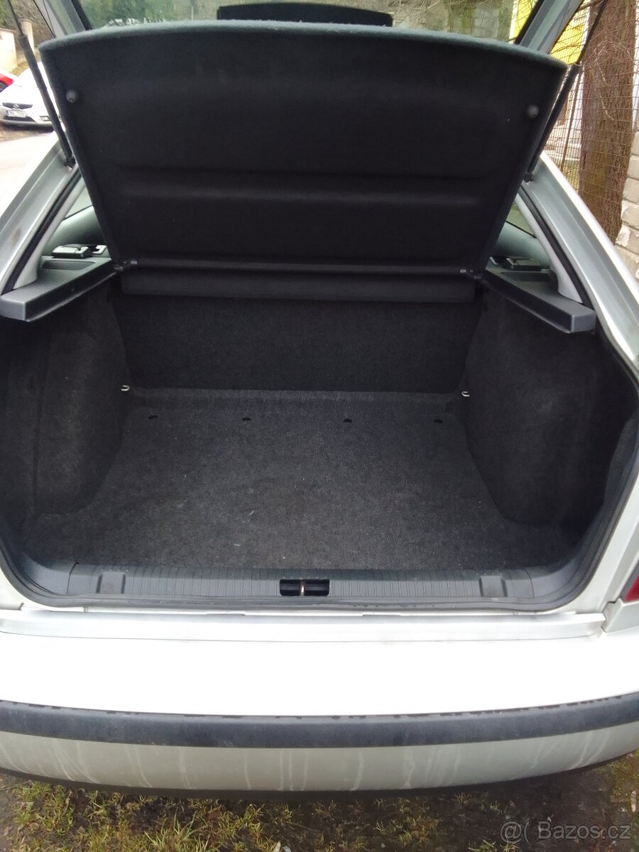 Škoda Octavia 1.6benzín - 5