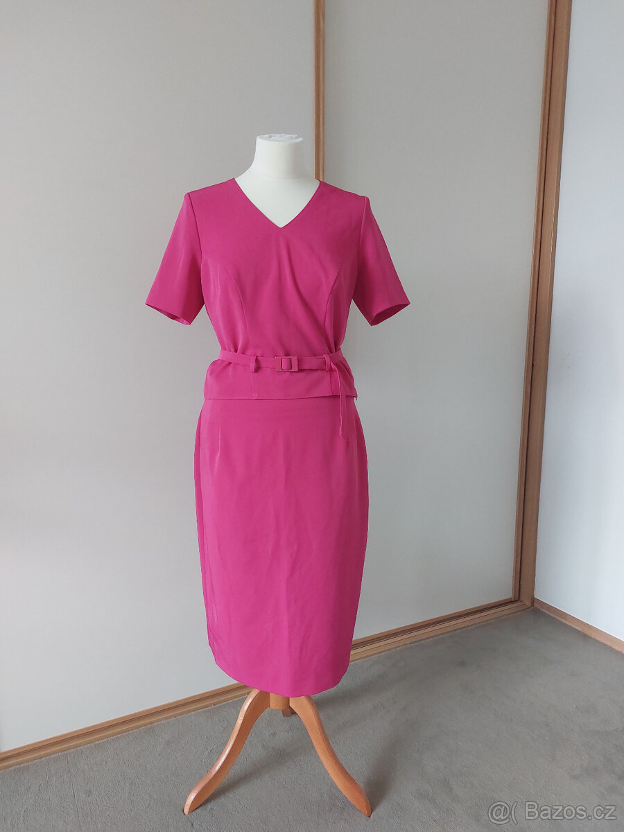 Společenské šaty a kostýmy (7 ks) - 5