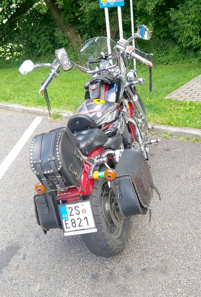 Suzuki Intruder VS 1400 - 5