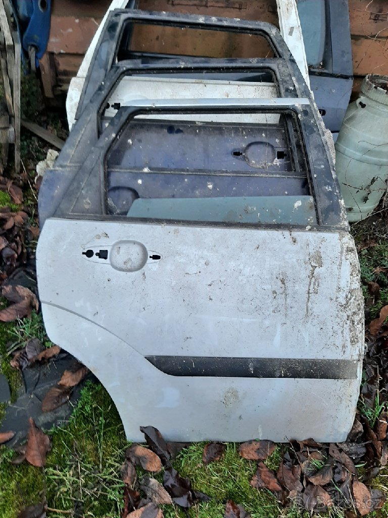 Ford focus combi,5 dveř,3 dveř. 1999-2004 - 5