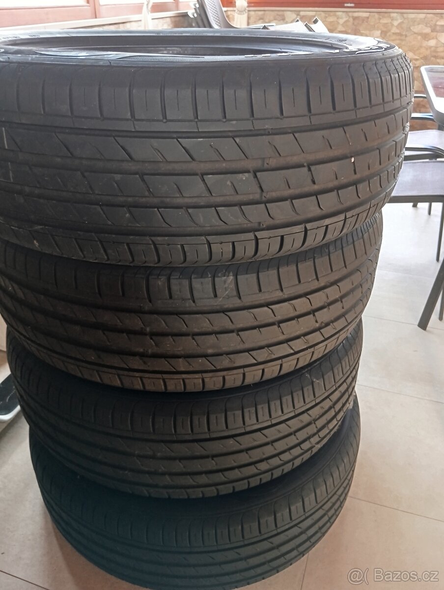 Prodám pneumatiky 235/55R19 - 5