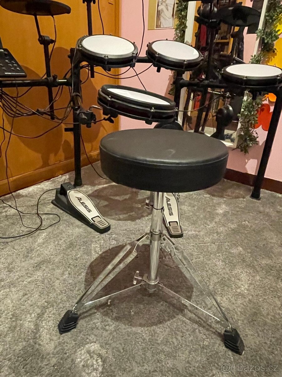 Elektronická bicí souprava ALESIS Nitro Max Kit-sada - 5