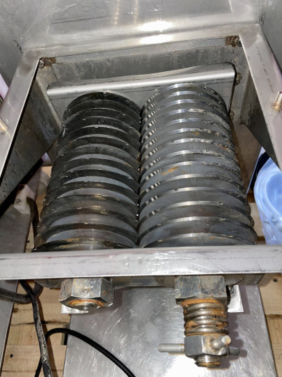 Řezačka kotoučová na uzeninu a zeleninu - 5