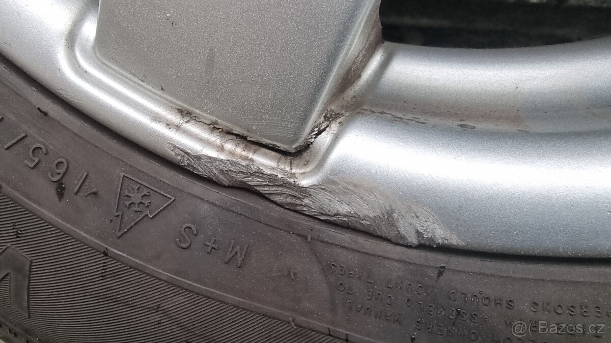 Kola Toyota + zimní pneu 165/70r14 - 5