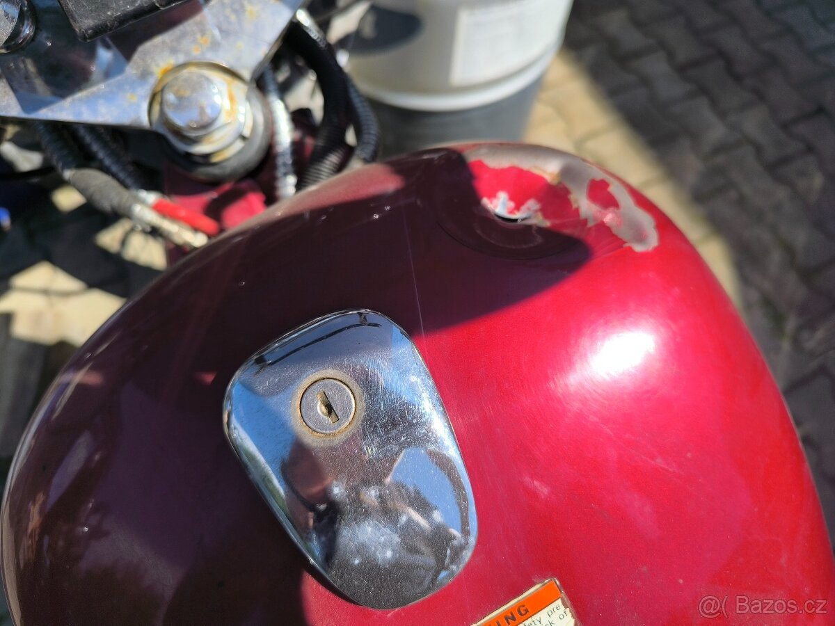 Suzuki Intruder 800 - 5