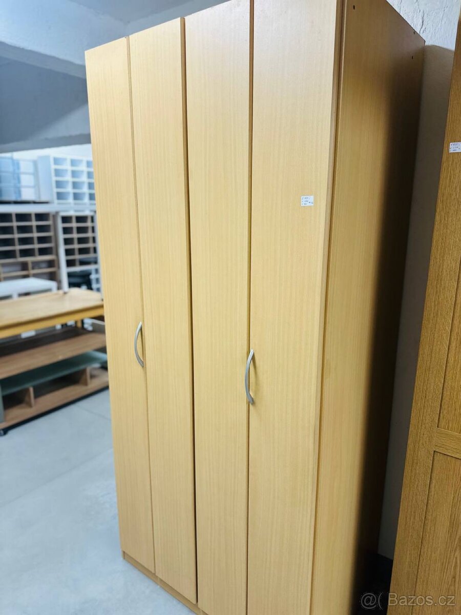 Šatní skříň – světlé dřevo - 5